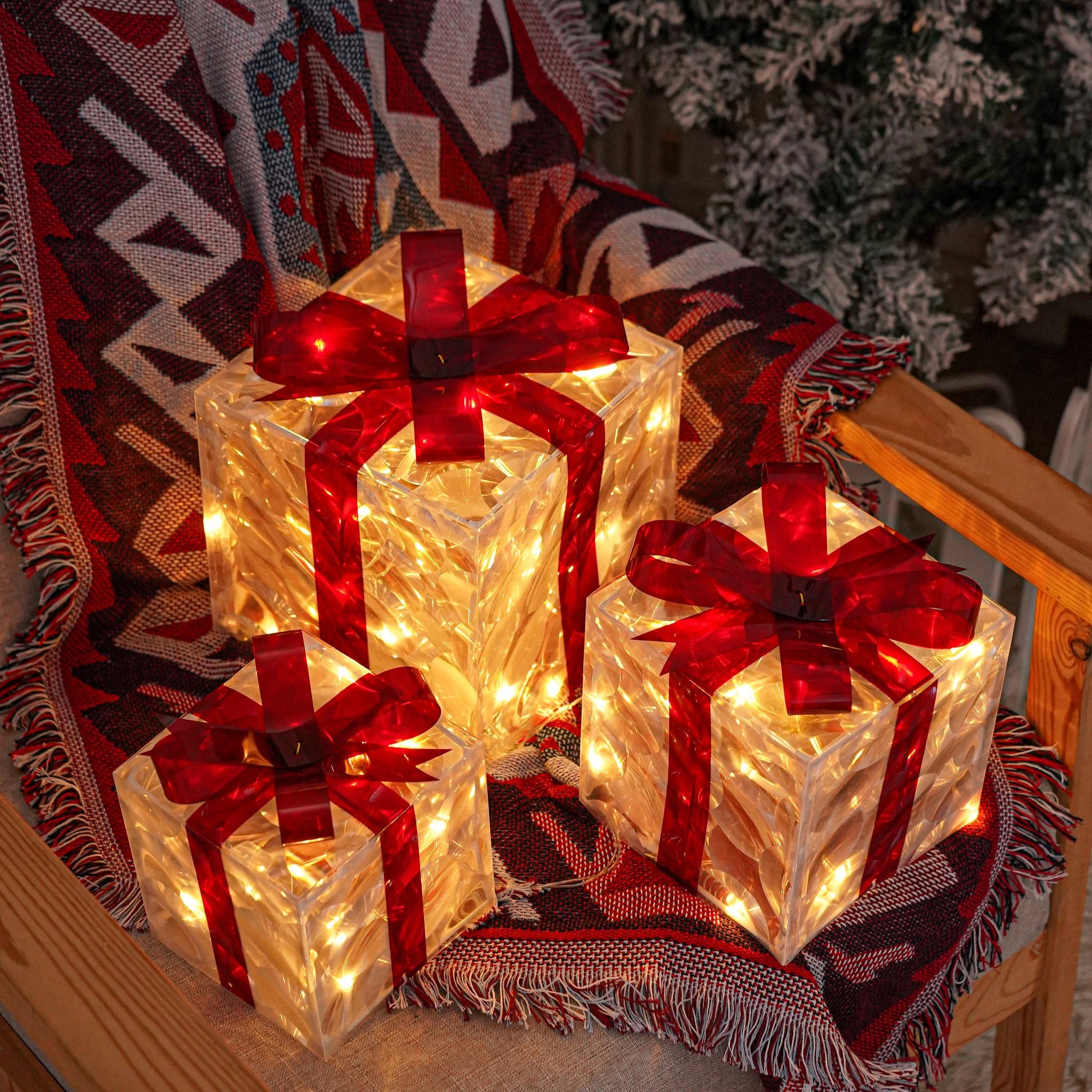 Set mit 3 beleuchteten Weihnachtsgeschenkboxen transparente warmwei beleuchtete WeihnachtsboxDekorationen Geschenkboxen mit roten Schleifen fr Weihnachtsbaum Garten Zuhause Weihnachtsdekoration im Freien